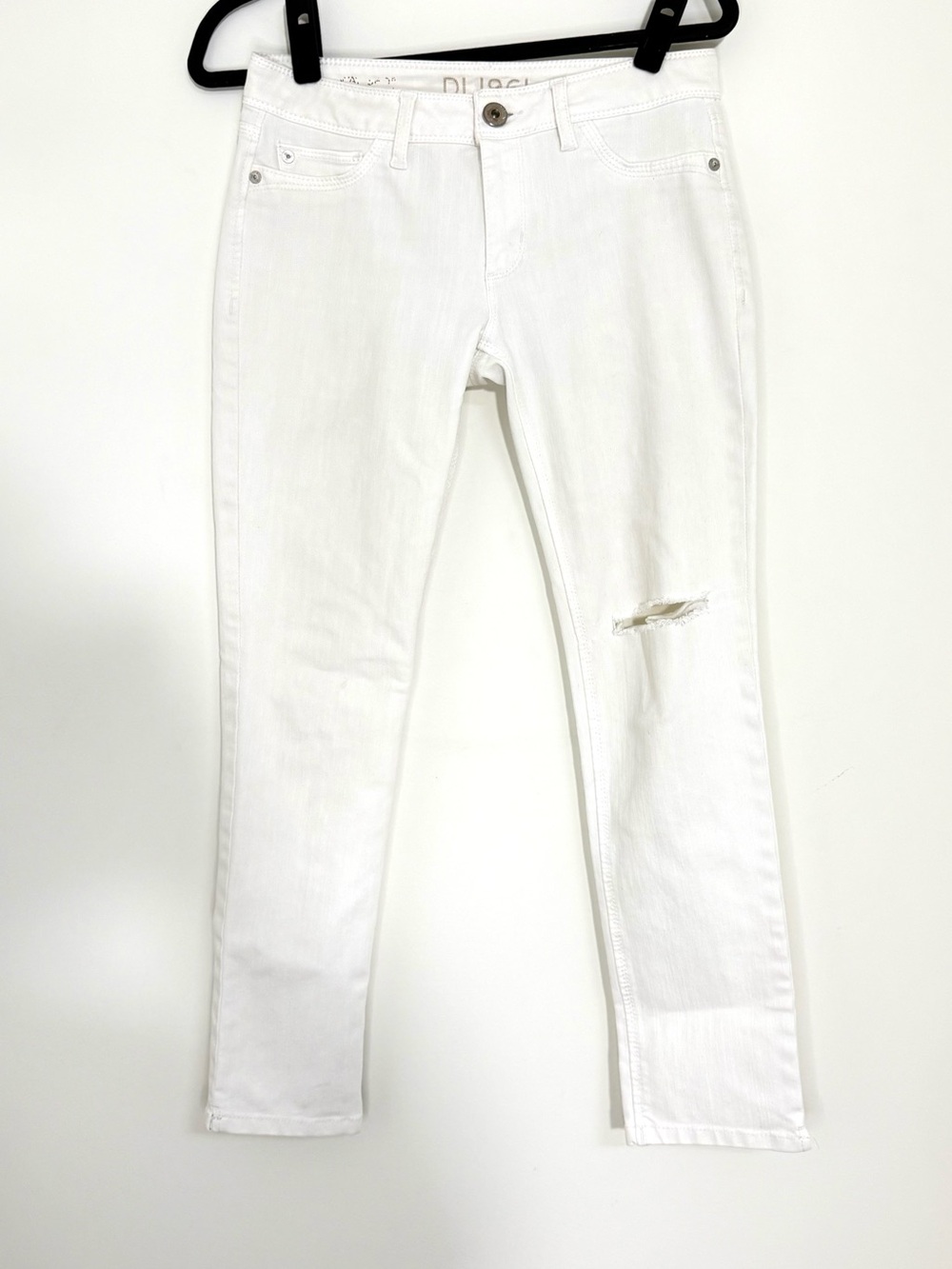 DL1961 White Angel Skinny Jeans with Knee Distress 27 Denim Ankle